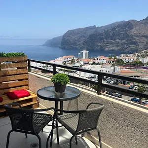 studio-with-fantastic-sea-view-in-los-gigantes.tenerifehoteles.net/